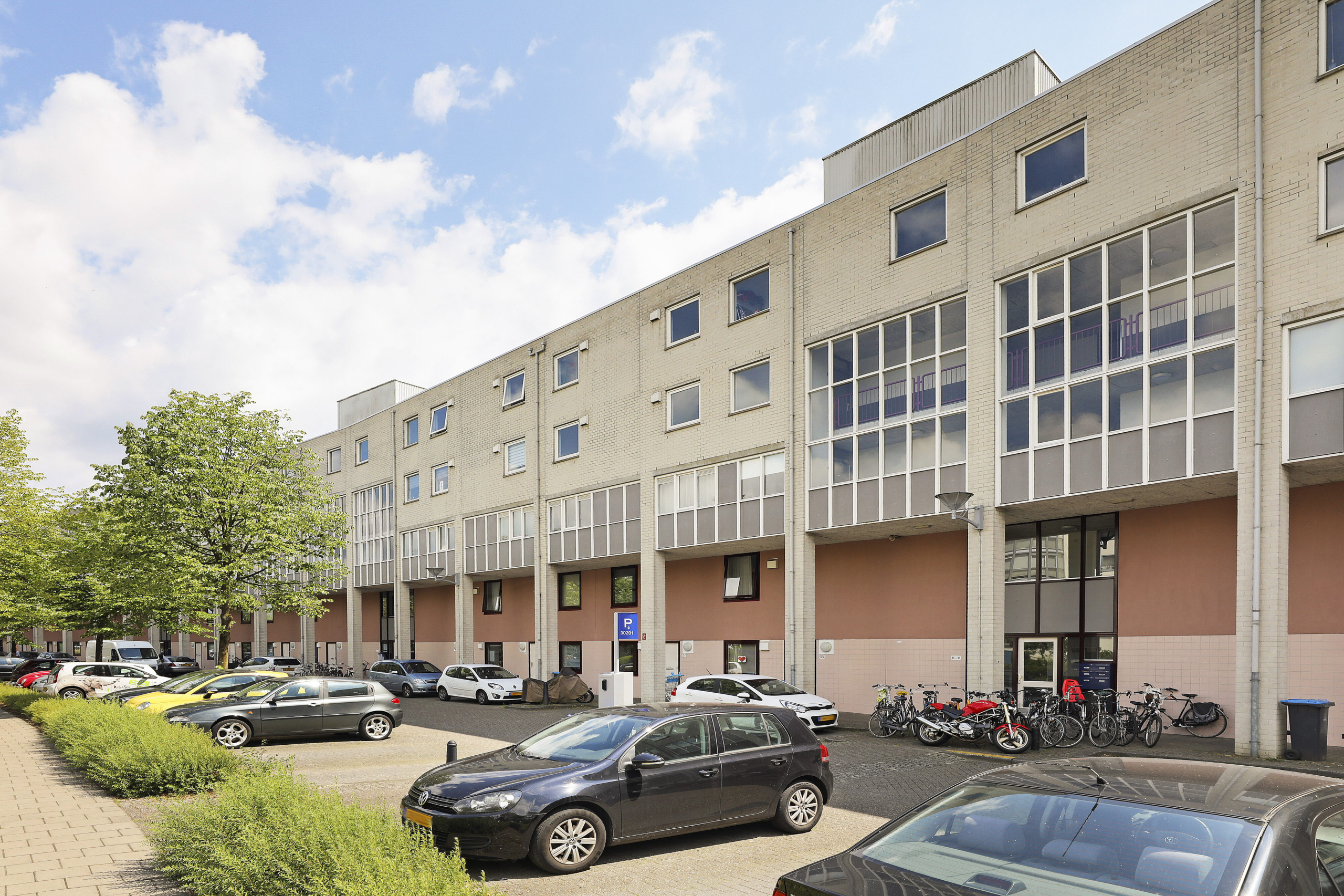 private-rentals for rent on Aartsbisschop Romerostraat 117