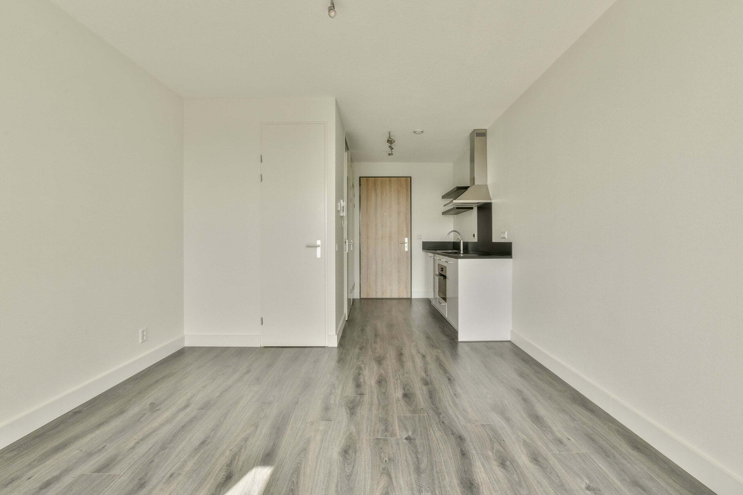 studios for rent on Waldorpstraat 1218
